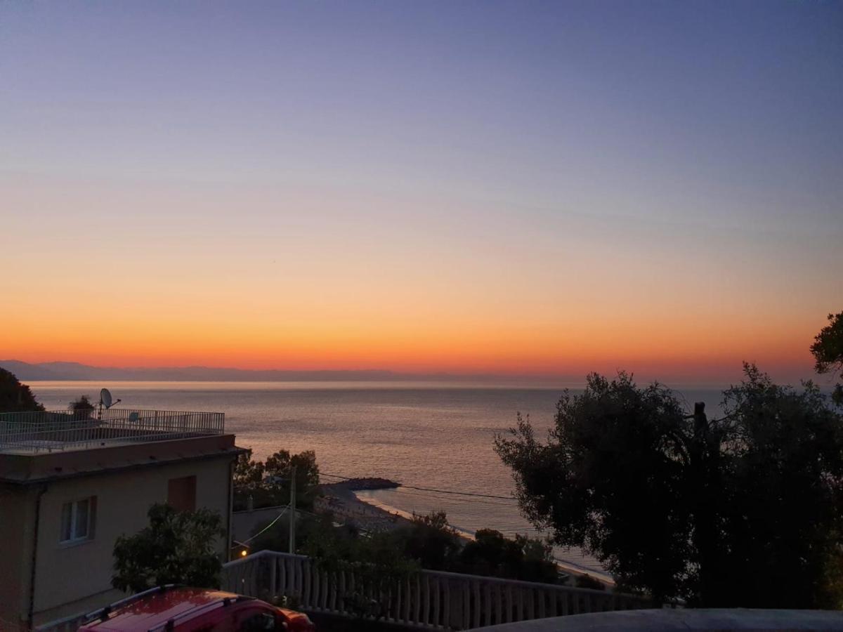 Una Finestra Sul Mare Monolocale Apartment Bergeggi Exterior photo