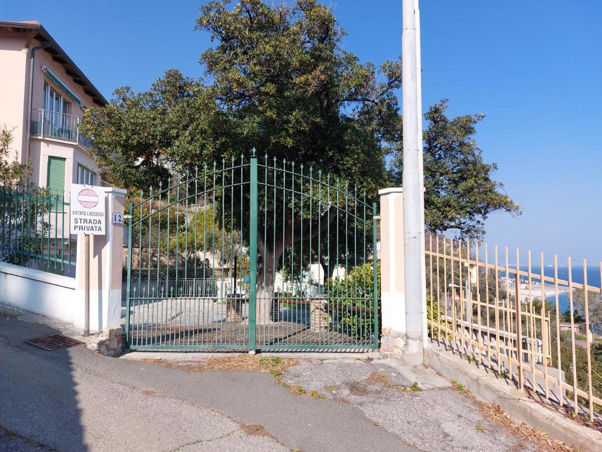 Una Finestra Sul Mare Monolocale Apartment Bergeggi Exterior photo